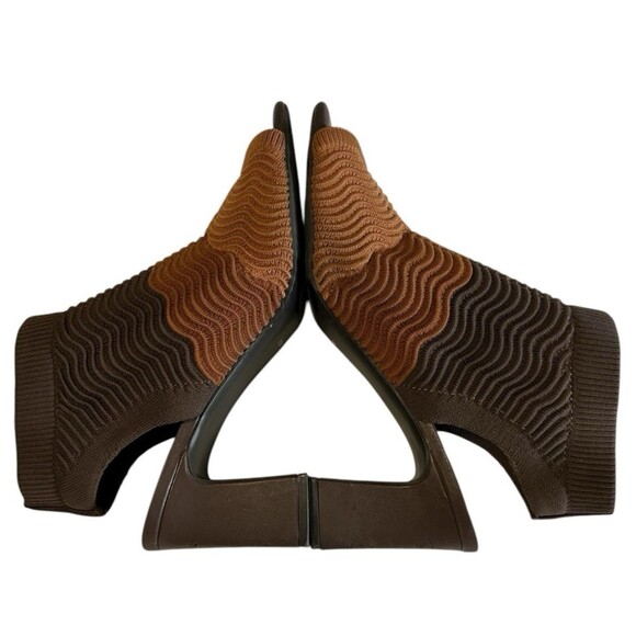 Impo Viola Stretch Brown Tan Chevron Knit Block Heels Peep Toes Sandals 11M - Picture 7 of 13